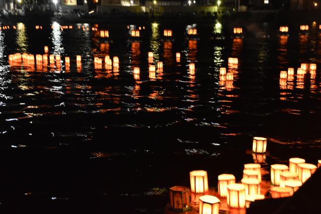 灯篭流しの写真2