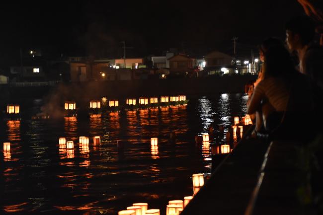 灯篭流しの写真4