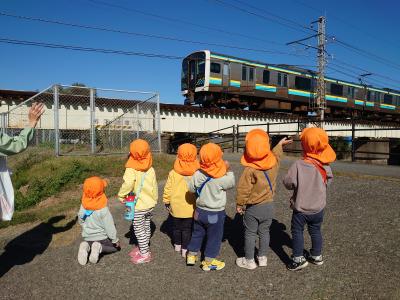 電車バイバーイ！(散歩)