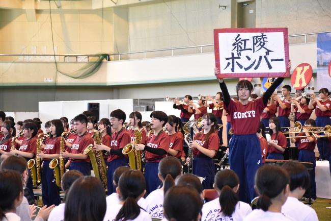 拓殖大学紅陵高等学校吹奏楽部の野球応援の写真