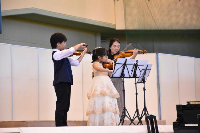 バイオリン三重奏の写真