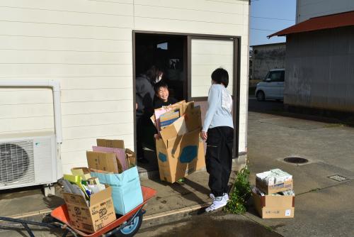 こども園にリサイクル品をいただきに