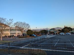 サイン会整理券配付の列