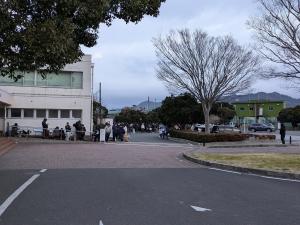 サイン会整理券配付の列
