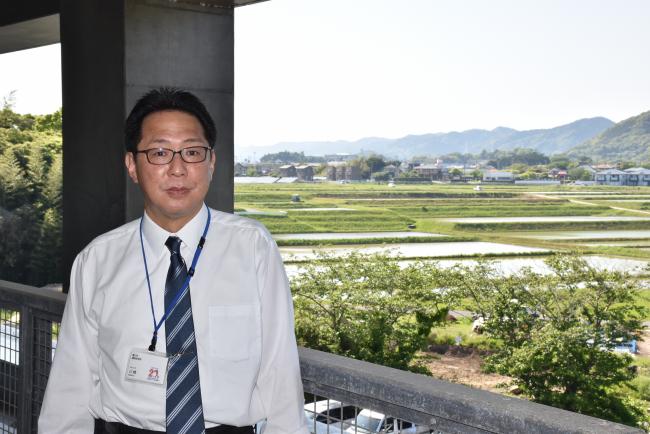 建設経済部長の写真