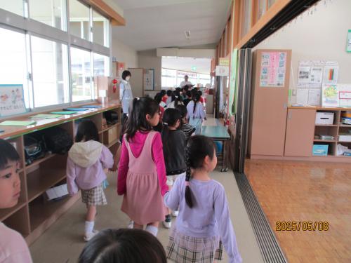 部屋を案内