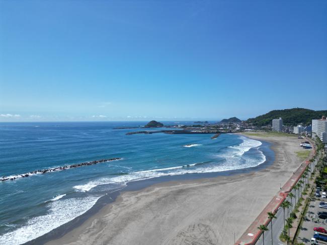 前原海岸を上から見た写真