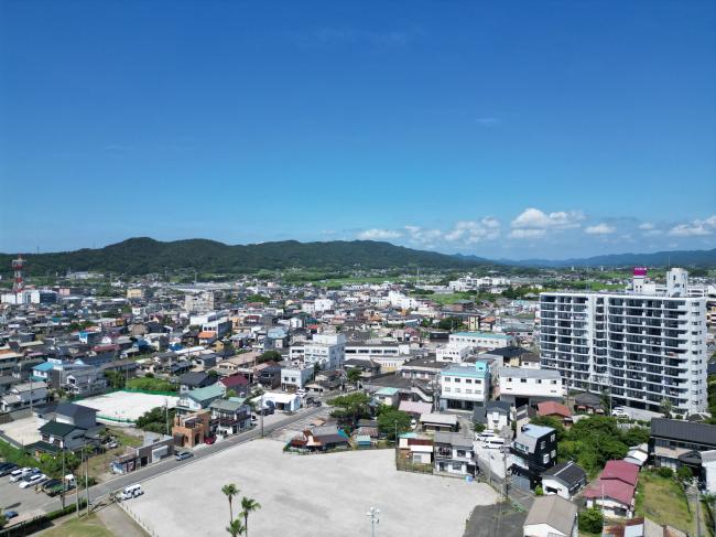 鴨川の街並みの写真
