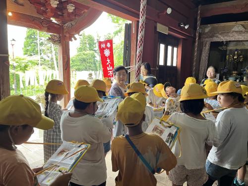 大山不動尊境内での説明