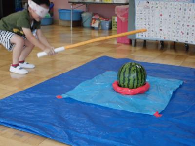 すいかわり「えーい！」