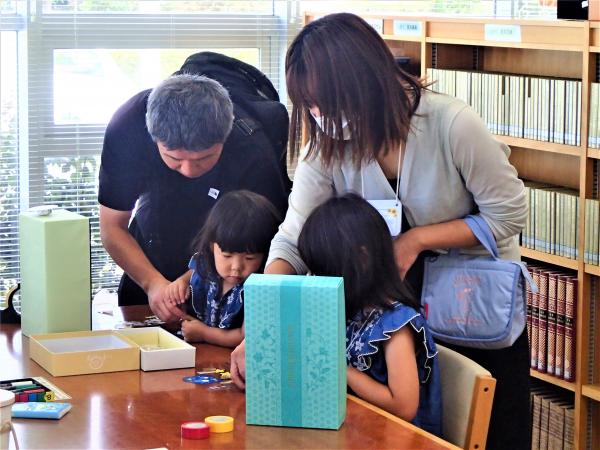 難しい部分は、お家の人やボランティアさんに助けてもらいました