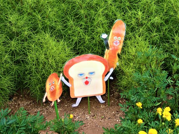 コキアの森で遊ぶパンどろぼう