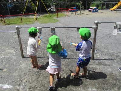 「水鉄砲でおばけをやっつけたよ！」