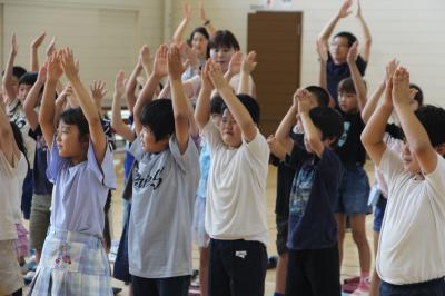 えーるをおくるこどもたち