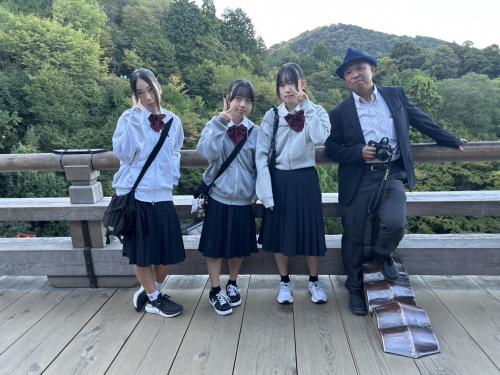 校長先生を囲んで