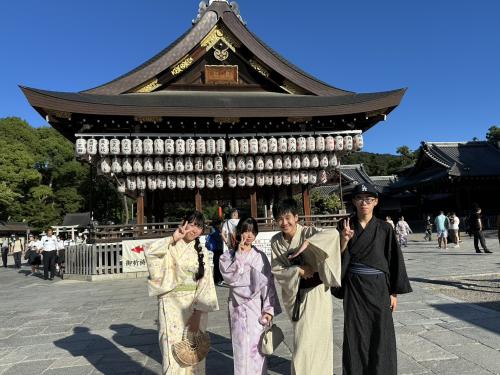 浴衣の4人