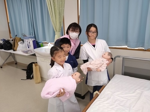 赤ちゃんのお世話をしてみよう5