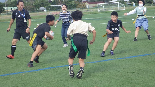 タグラグビーの様子（３年生～６年生）４