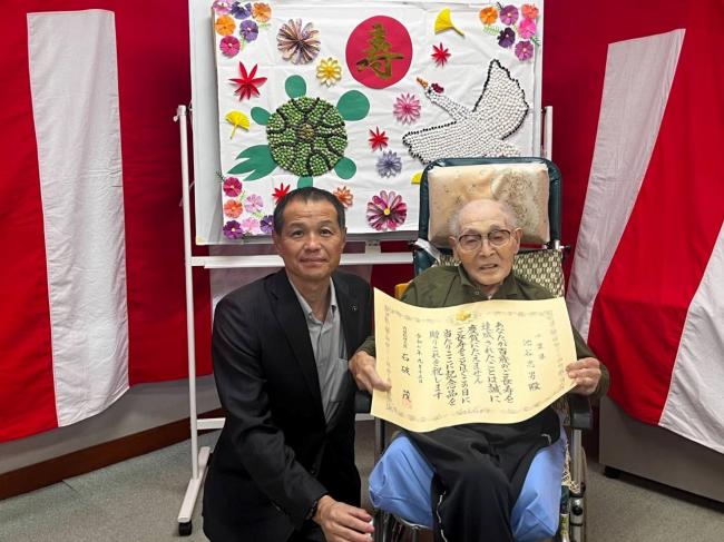 市長と池谷忠男さん