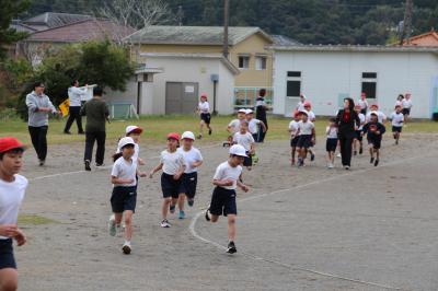 れんしゅうのようすよん