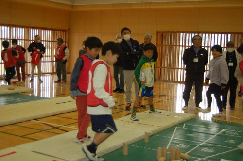 モルックの競技中