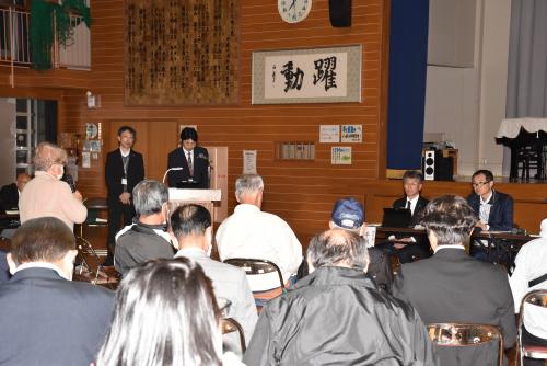 江見小学校の会場の様子