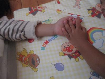 お昼寝「寝ていても仲良し」