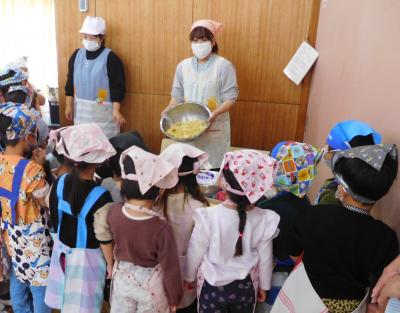 これな～んだ？クッキング（茶巾絞り）