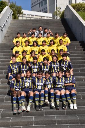 日本航空学園石川校の千葉鴨川キャンパスで撮った生徒の集合写真