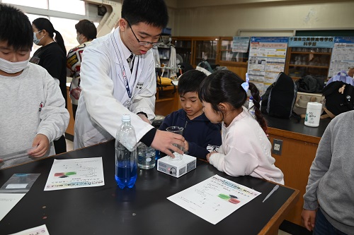 科学部と児童の交流3