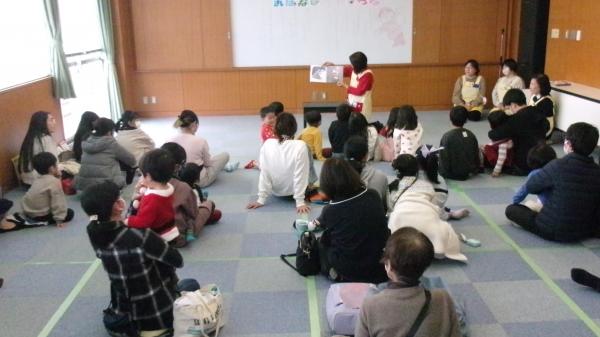 読み聞かせの様子3