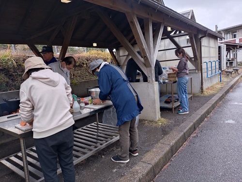 野外炊事の様子3