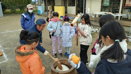 餅つき体験