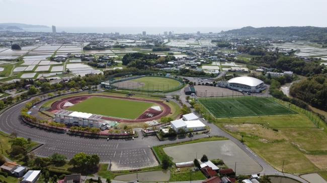 総合運動施設のドローン写真
