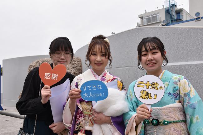 式典後のスナップ写真1