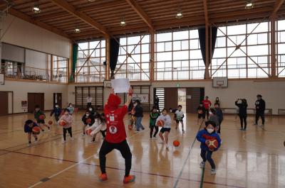 ばすけっとぼーるをつかってげーむ