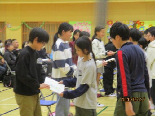 プレゼント贈呈