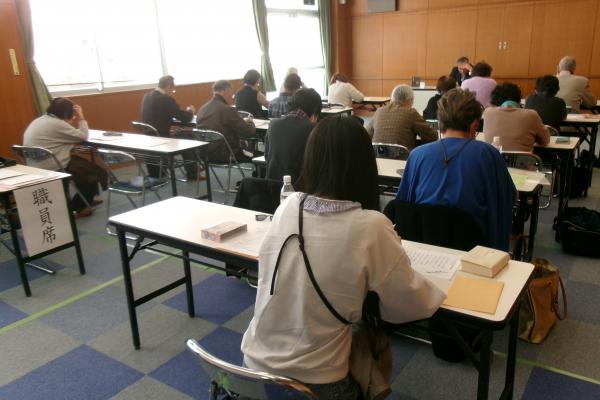 選句をする参加者３