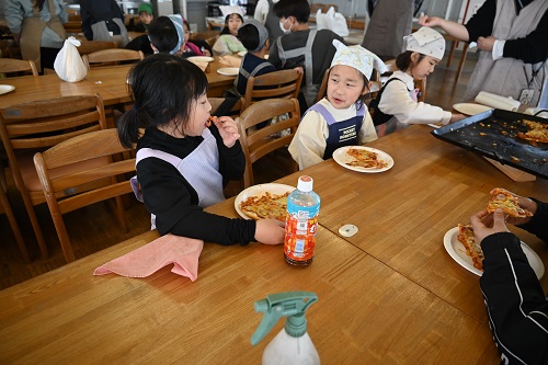 ピザづくりの様子3