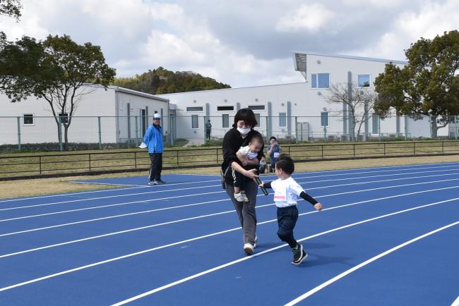 家族のバトンリレー