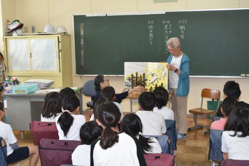 3年生で読み聞かせ