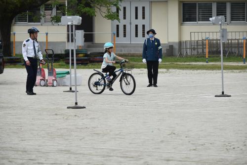 4年生自転車信号のわたり方