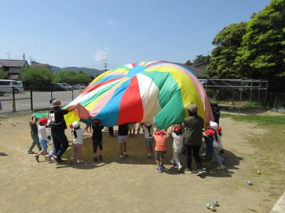 バルーン「せーの…ロケット！」