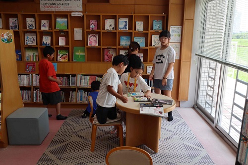 借りたい本を選びました。