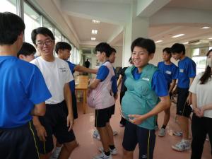 中学生　妊婦体験