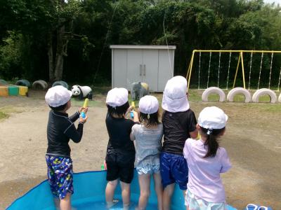 ぞうさんまでとどくかな？(水遊び）