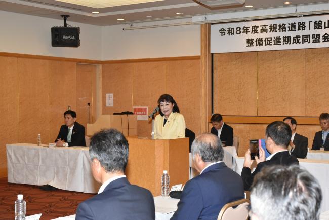 御挨拶をされた参議院議員猪口邦子氏