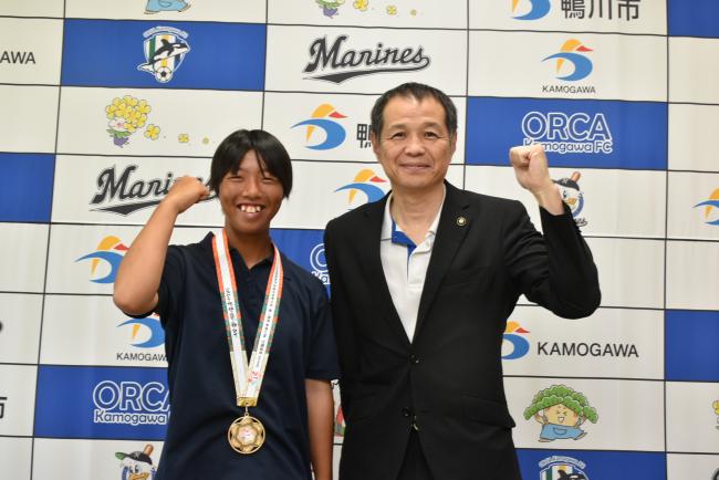 市長と脇坂さんの写真