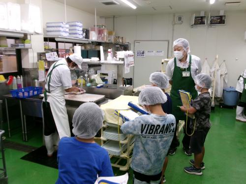 調理の様子を見学