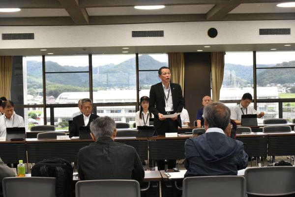 定例記者会見の会場の様子